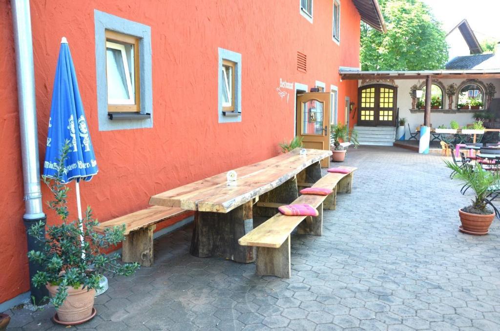 Landgasthof Zur Quelle Seeshaupt Exterior photo