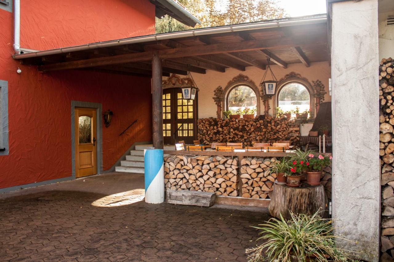 Landgasthof Zur Quelle Seeshaupt Exterior photo